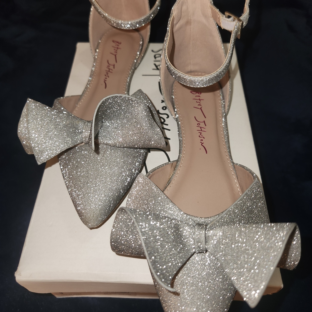 Betsey Johnson Glittery Silver Bow Dress Shoes